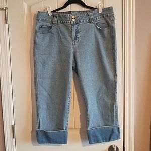 Faded denim cuffed cropped jeans size 18